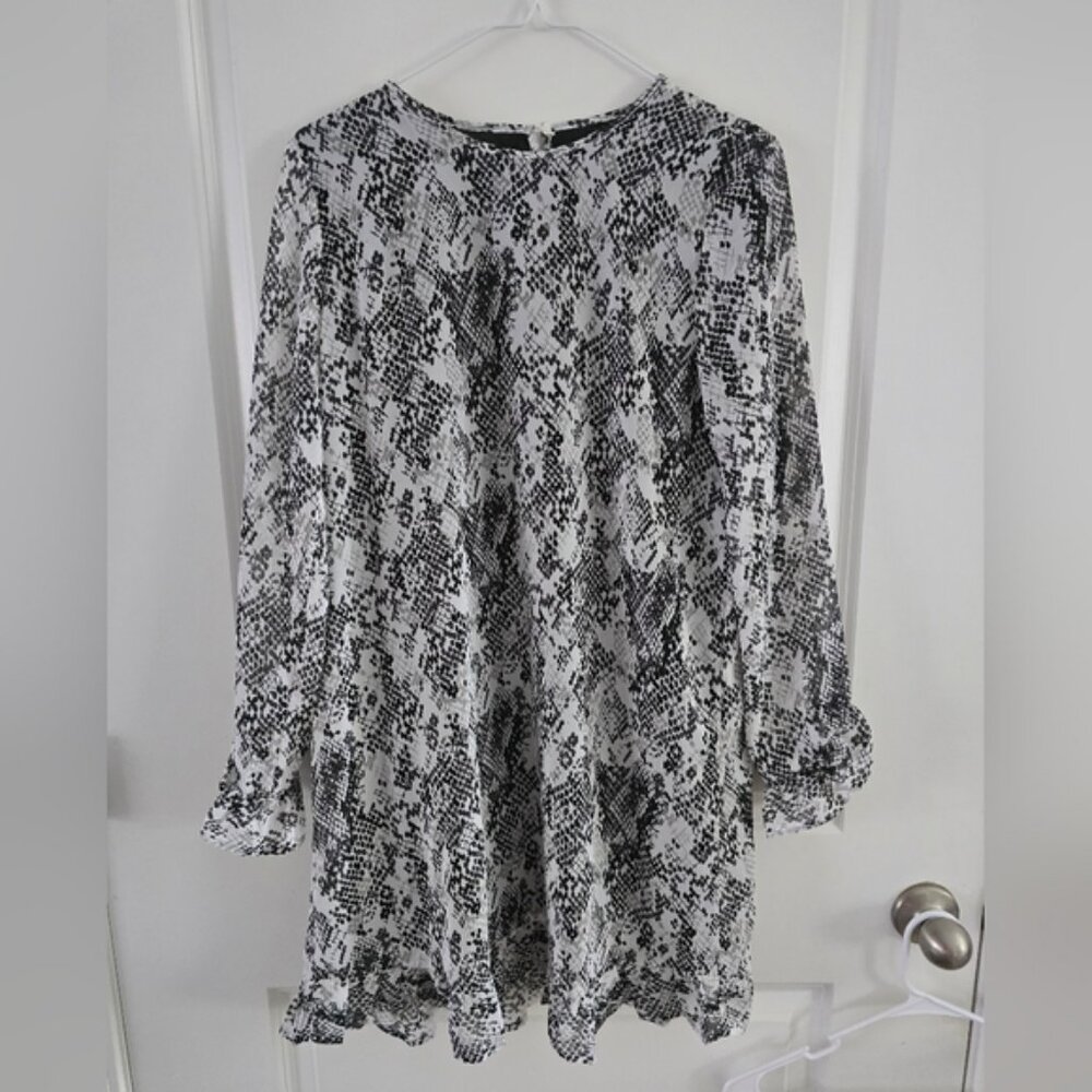 Mud Pie Black and White Snake Print Dress